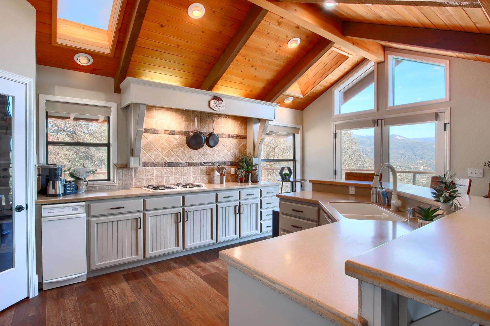New! Yosemite Mountain Villa, Stunning Views -More Oakhurst Exterior photo